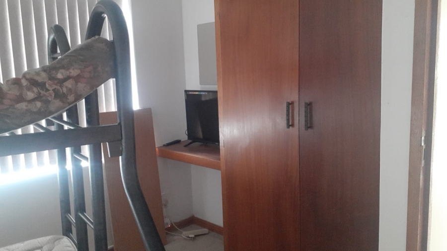 To Let 2 Bedroom Property for Rent in Wavecrest Eastern Cape